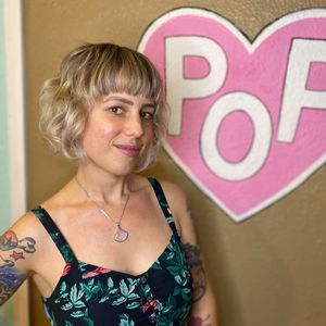 Meet your Posher, Stosha